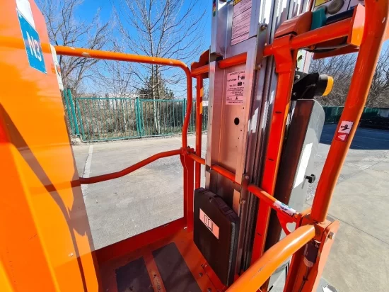 JLG